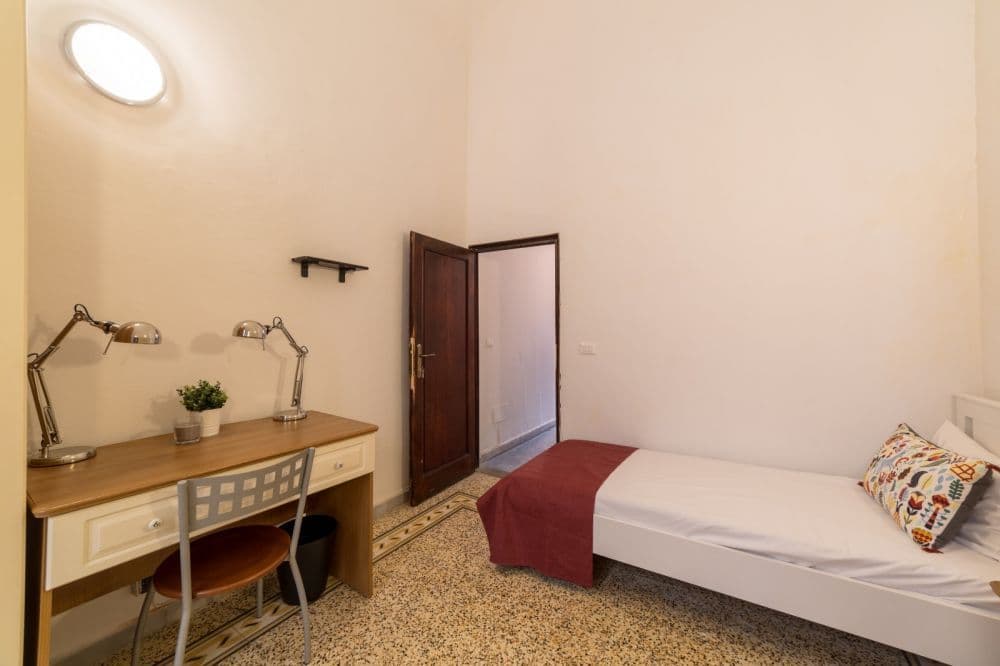 Stanza condivisa a Florence photo 2