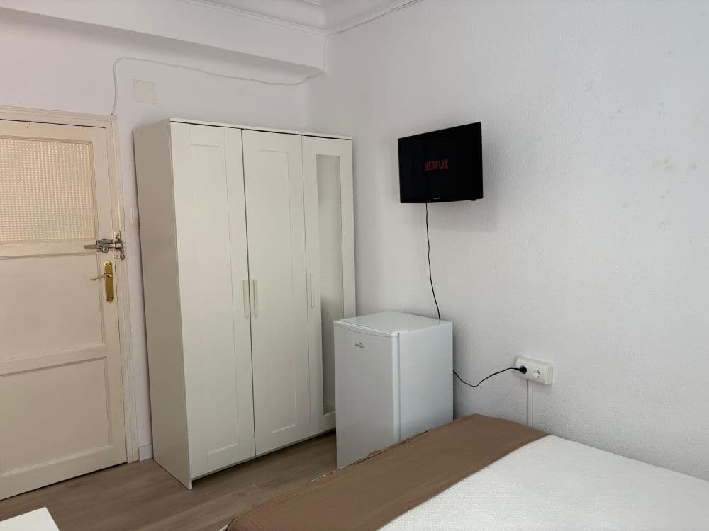 Private room in Madrid photo 5